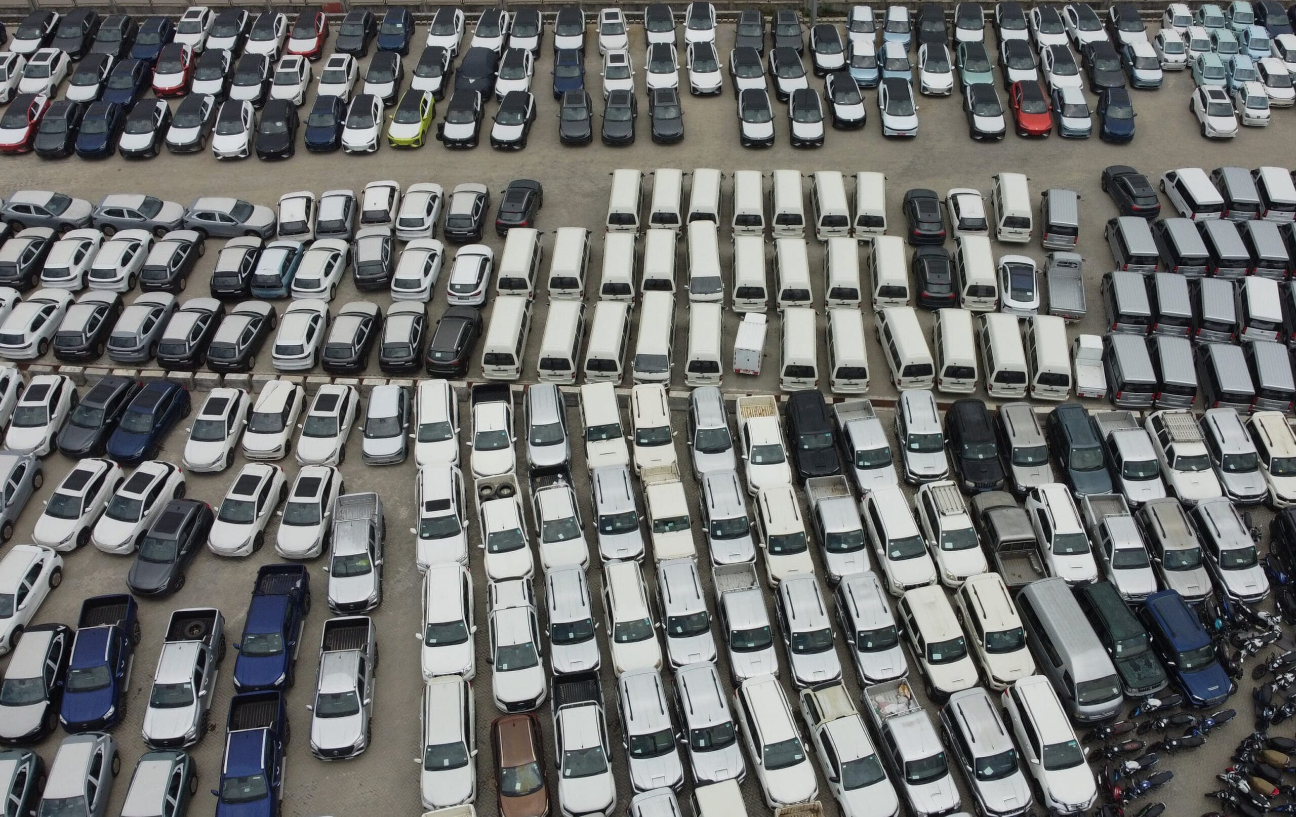 पेट्रोल गाडी र ग्यास चुलोलाई विस्थापित गर्ने सरकारी तयारी, ईभी र इन्डक्सनलाई प्राथमिकतामा राख्दै नयाँ ऊर्जा रणनीति