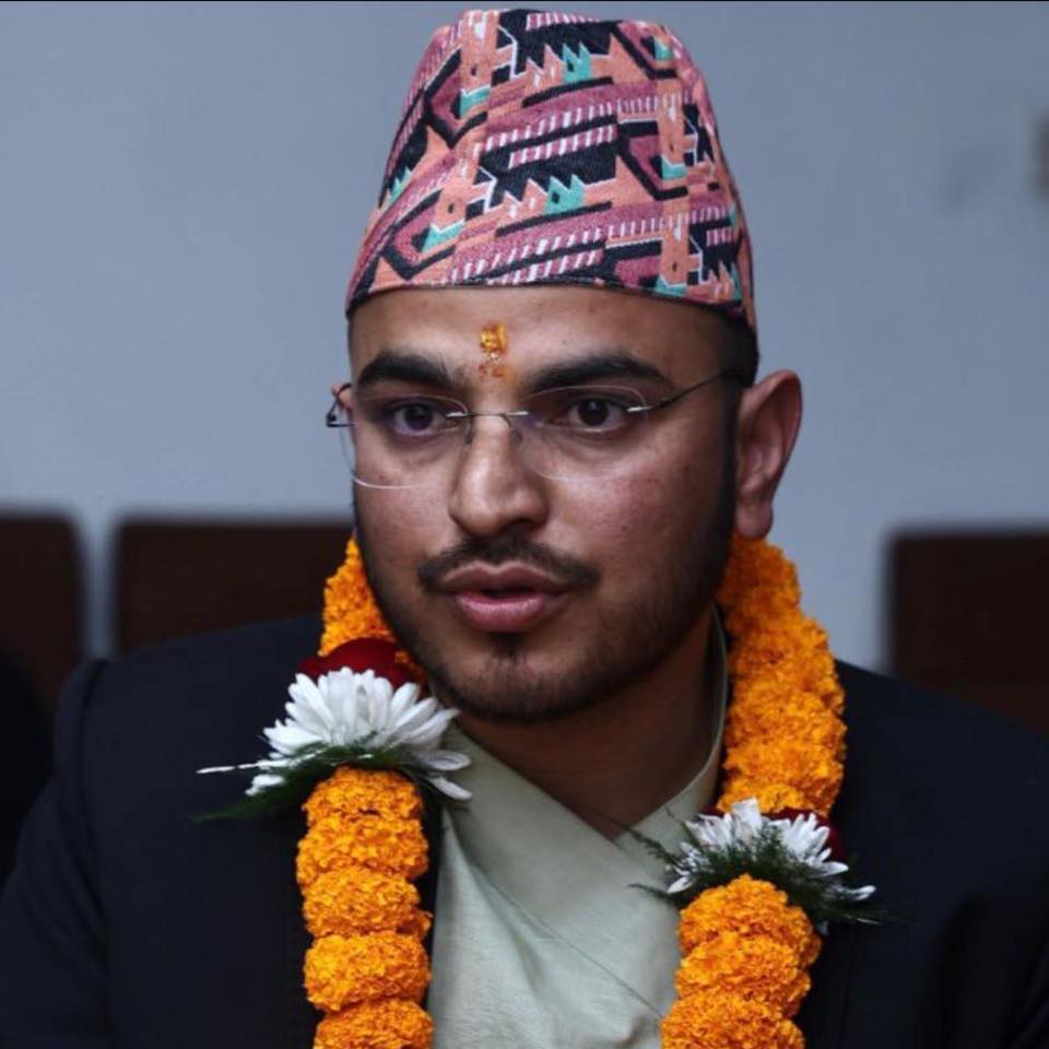 बीमा प्राधिकरणका निलम्बित अध्यक्ष ओझाले दिए सर्वोच्चमा रिट