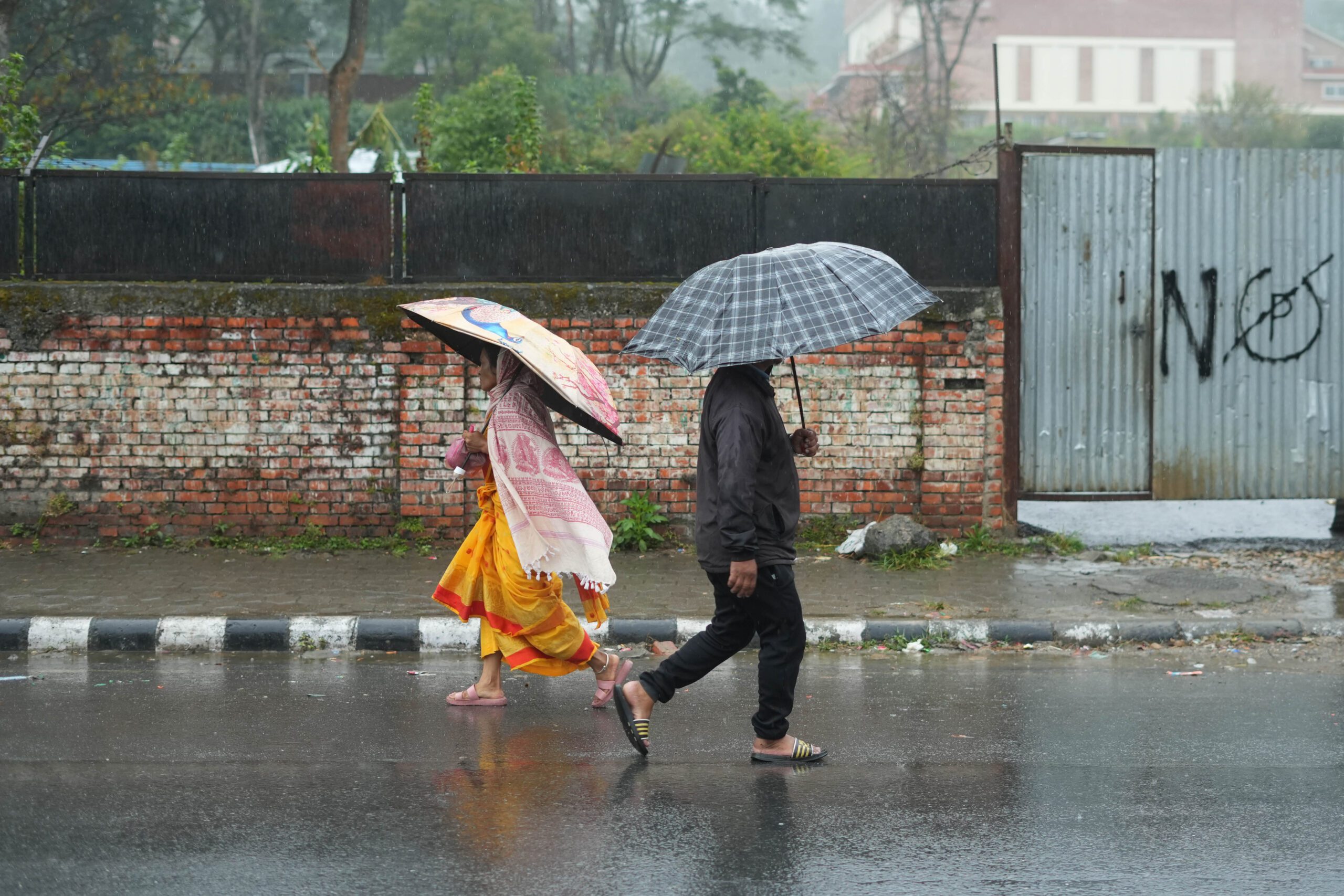 काठमाडौं उपत्यकामा बिहानै देखि वर्षा