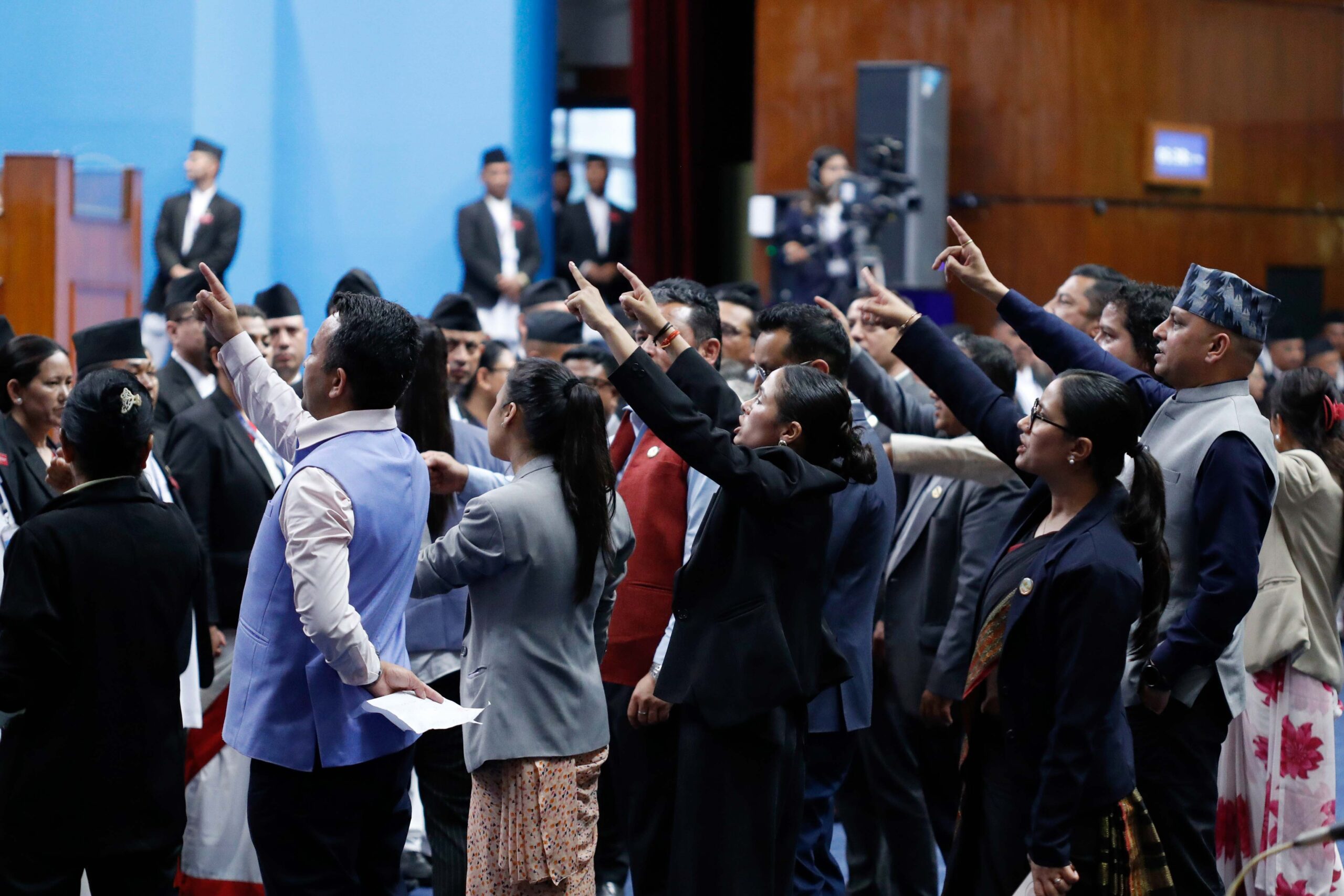 तस्बिरमा संघीय संसदको प्रतिनिधिसभामा विभिन्न समयमा राष्ट्रिय स्वतन्त्र पार्टीका सांसदहरुको भूमिका