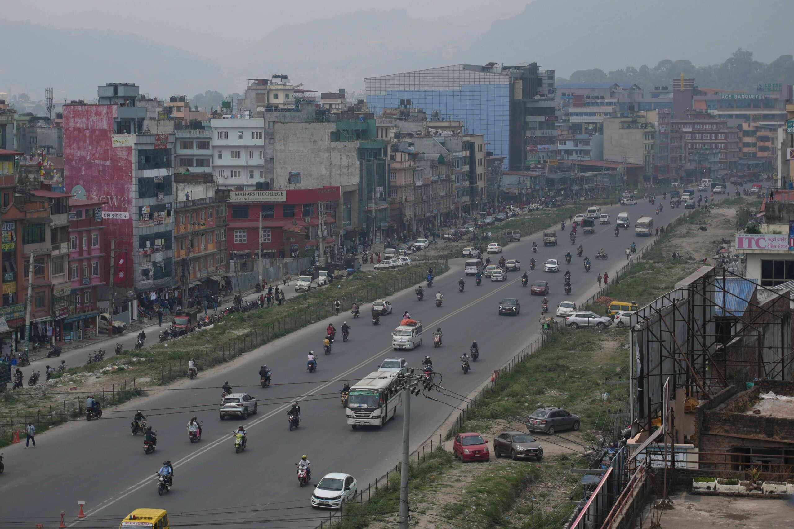 चक्रपथ दोस्रो खण्ड विस्तार अलपत्र, कलंकी–महाराजगञ्ज क्षेत्रमा हिलो र धुलोले स्थानीयवासी हैरान