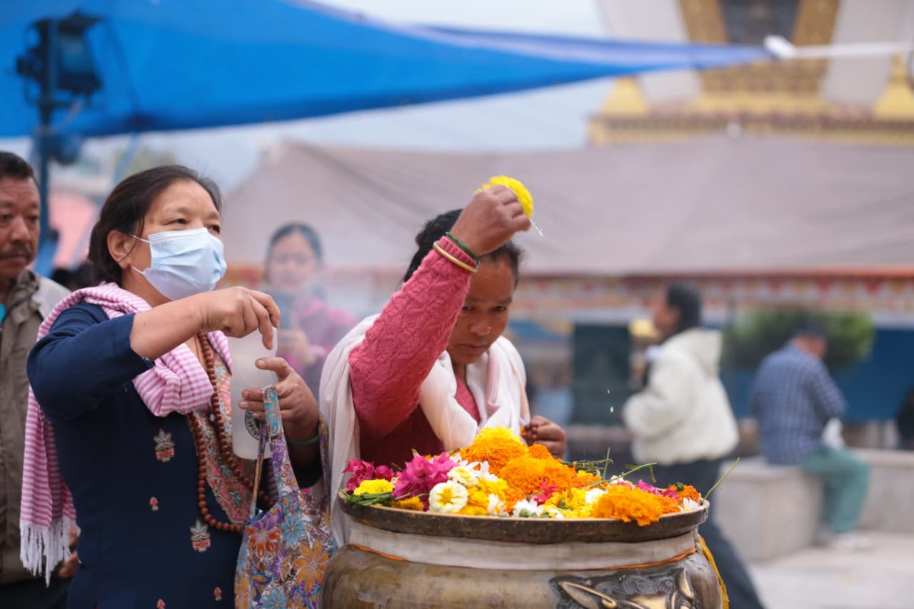 वैशाख शुक्ल पूर्णिमाः स्वयम्भूमा बिहानैदेखि चहलपहल