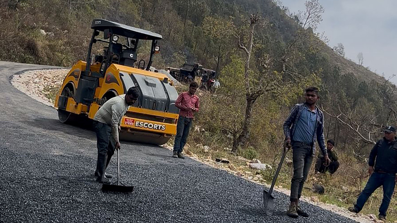 आँबुखैरेनीमा पूर्वाधार विकास तीव्र, सडक र खानेपानी विस्तारमा जोड